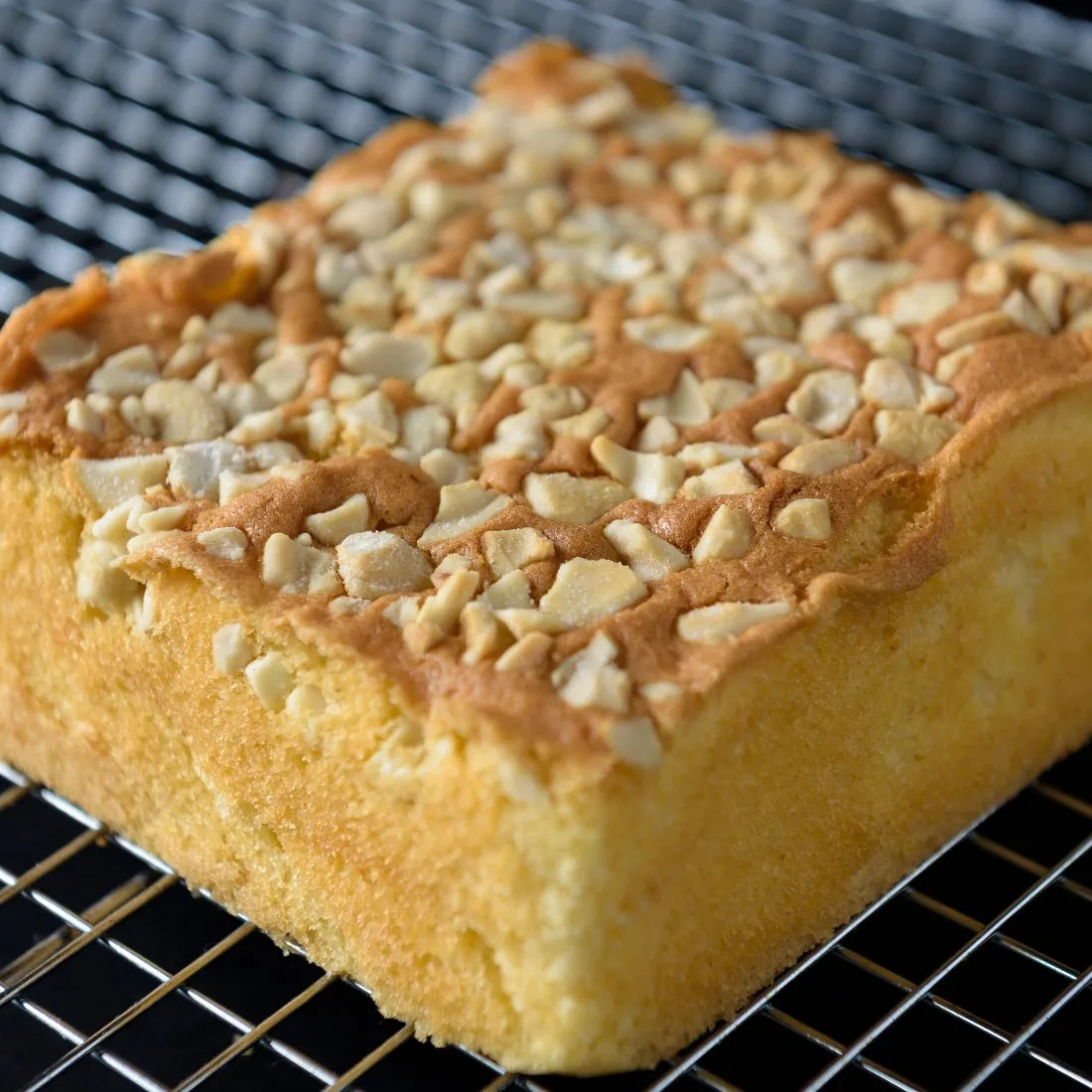 Butter Cake with Cashew (1.2kg)